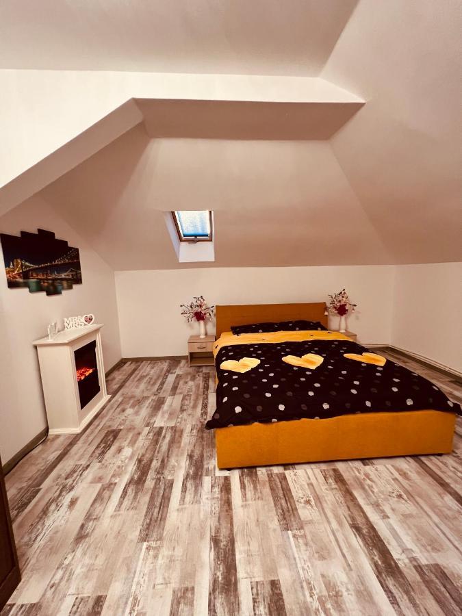 Zizi'S House Garii Apartman Brassó Kültér fotó