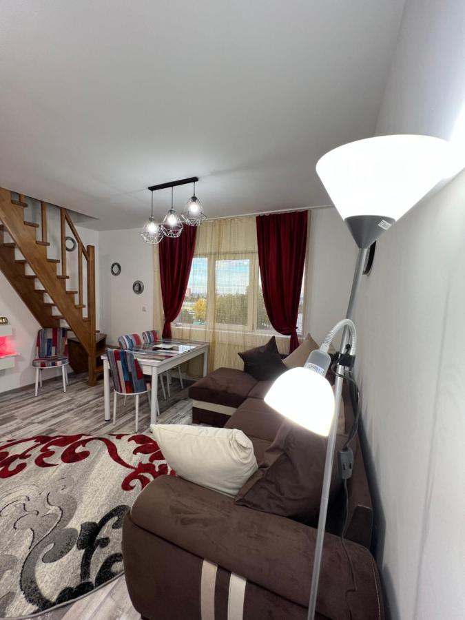 Zizi'S House Garii Apartman Brassó Kültér fotó