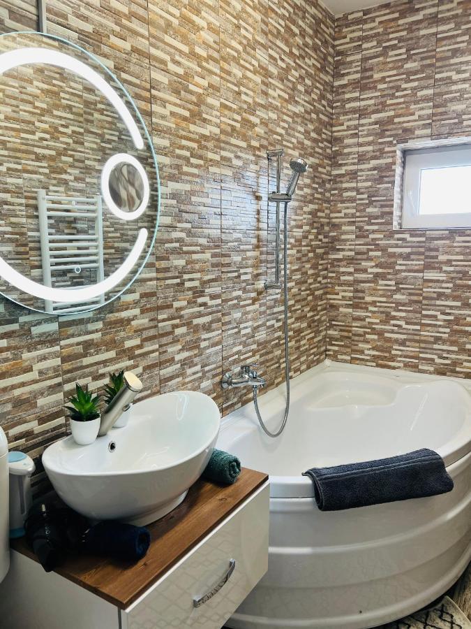 Zizi'S House Garii Apartman Brassó Kültér fotó